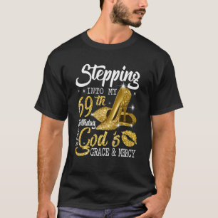 Camiseta Pasar a mi cumpleaños número 69 con la gracia de D