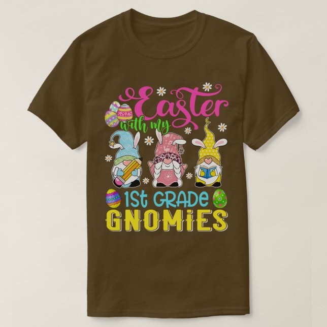 Camiseta Pascua con mi primer grado Gnomies divertido profe (Diseño del anverso)