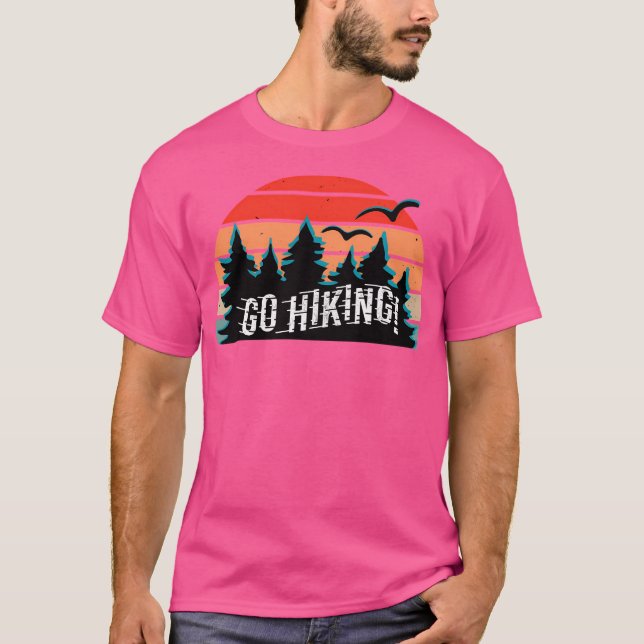Camiseta Paseando Enamorado De Las Montañas (Anverso)