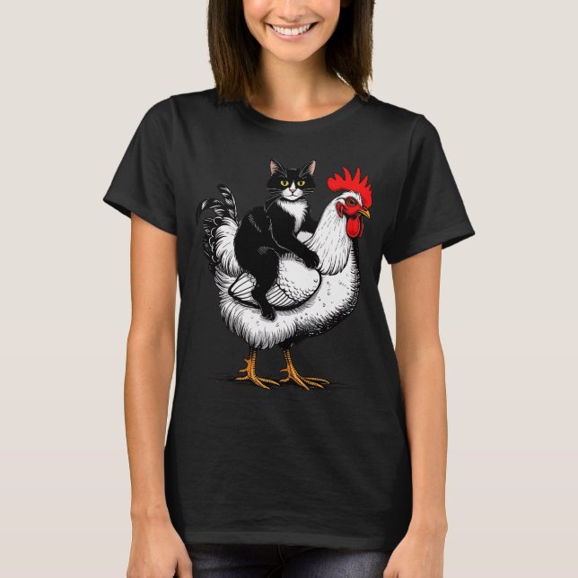 Camiseta Paseo de Pollo con Gato de Esmoquin (Anverso)