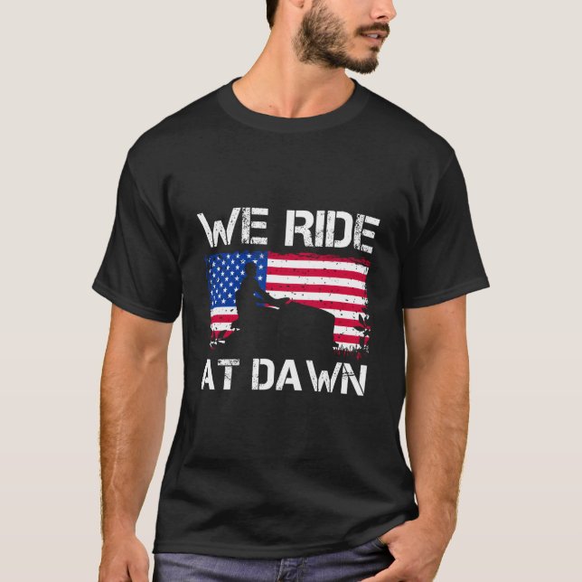 Camiseta Paseo en jardinera por una motocicleta de césped d (Anverso)