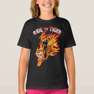 Camiseta Paseo Por El Ilustracion Fuerte Y Metalizado Del T