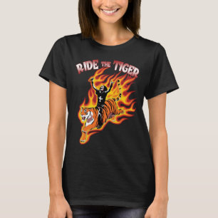 Camiseta Paseo Por El Ilustracion Fuerte Y Metalizado Del T
