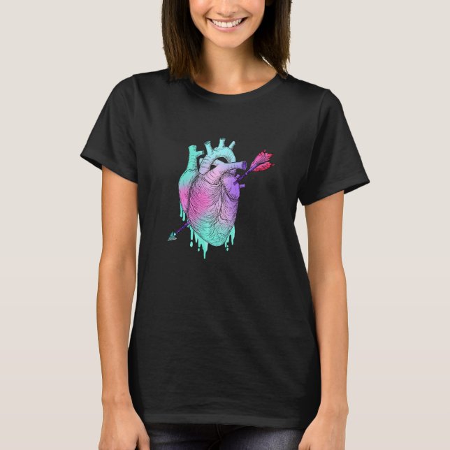 Camiseta Pastel Goth Anatomical Heart With Arrow Valentine (Anverso)