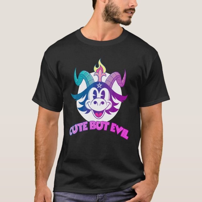 Camiseta Pastel Góthico Baphomet Lindo Pero Malvado (Anverso)