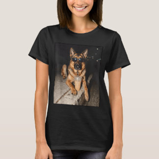 Camiseta Pastor Alemán Bebiendo Café Helado Meme De Animal