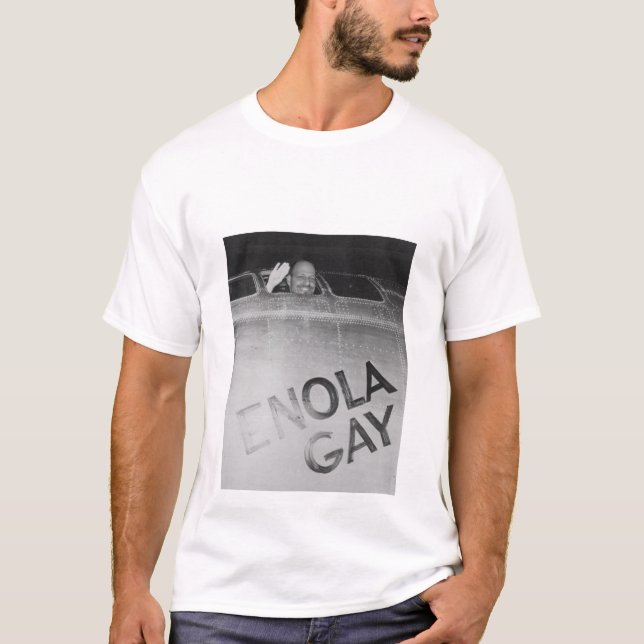 Camiseta Pat en el gay de Enola (Anverso)