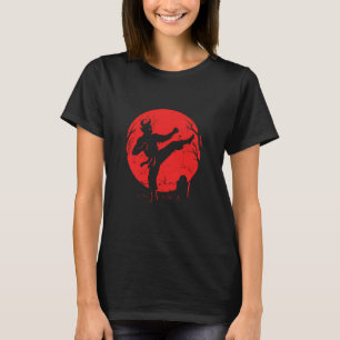 Camiseta Patada de karate del demonio bajo la luna