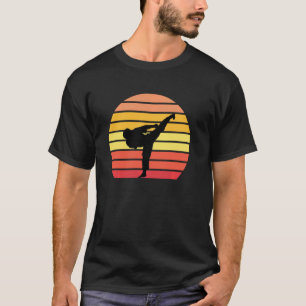 Camiseta patada de karate puesta de sol tiro completo shoto