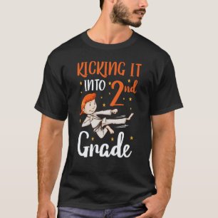 Camiseta pateándolo niña de tae kwon do de segundo grado ka