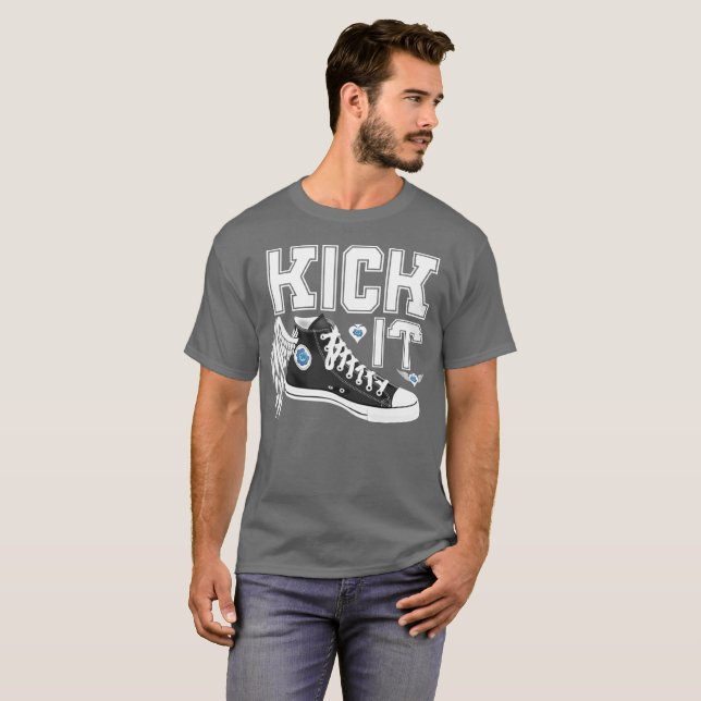 Camiseta Patear It Sneaker Class Typography T-Shirt (Anverso completo)