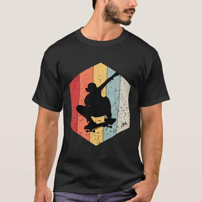 Camiseta Patinadores que disfrutan del patinaje retro sobre (Anverso)