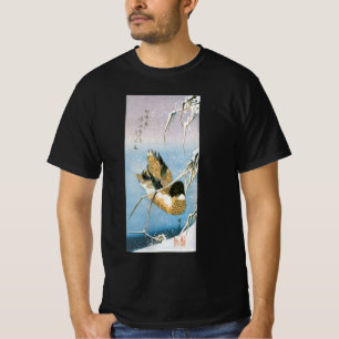 Camiseta Pato salvaje nadando entre juncos cargados de niev