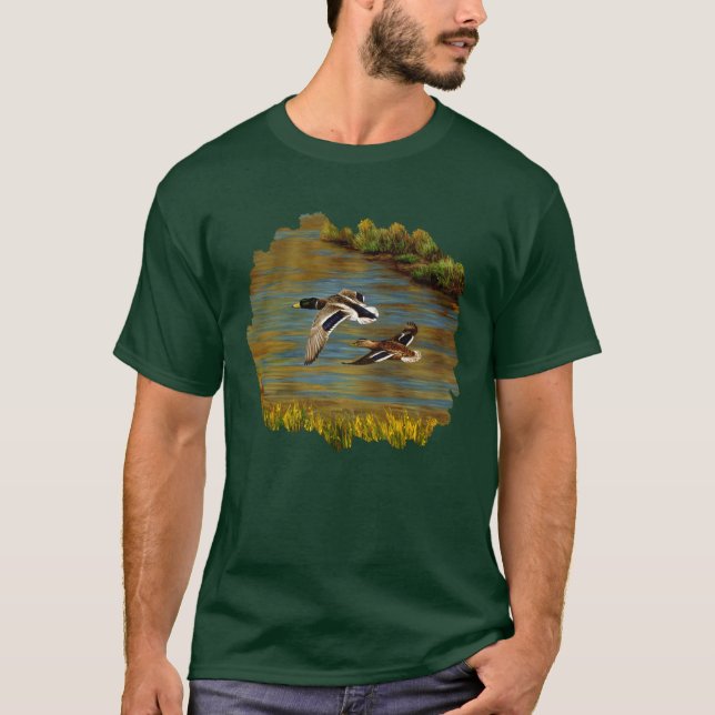 Camiseta Patos Mallard Volando Sobre El Estanque (Anverso)