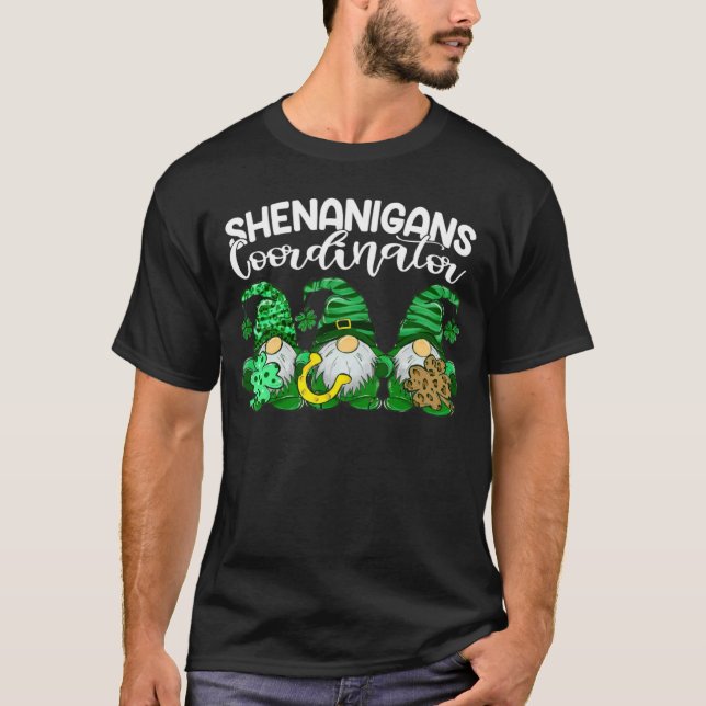 Camiseta Patrick Gnomes Shenanigans Coordinator Patricks Da (Anverso)