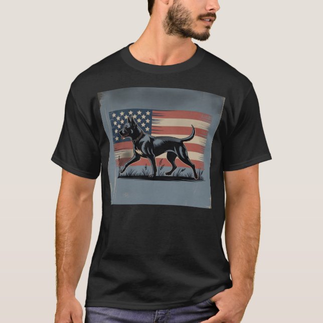Camiseta Patriot Pup – Retro Dog with American Flag (Anverso)