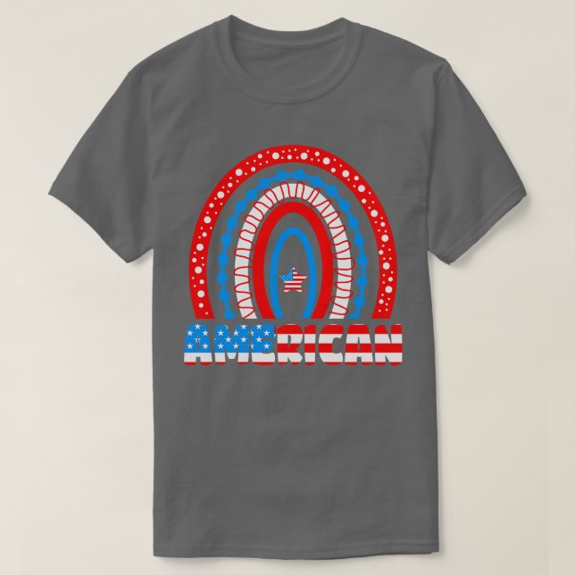 Camiseta Patriota De Bandera Norteamericana Arcoiris Feliz  (Diseño del anverso)