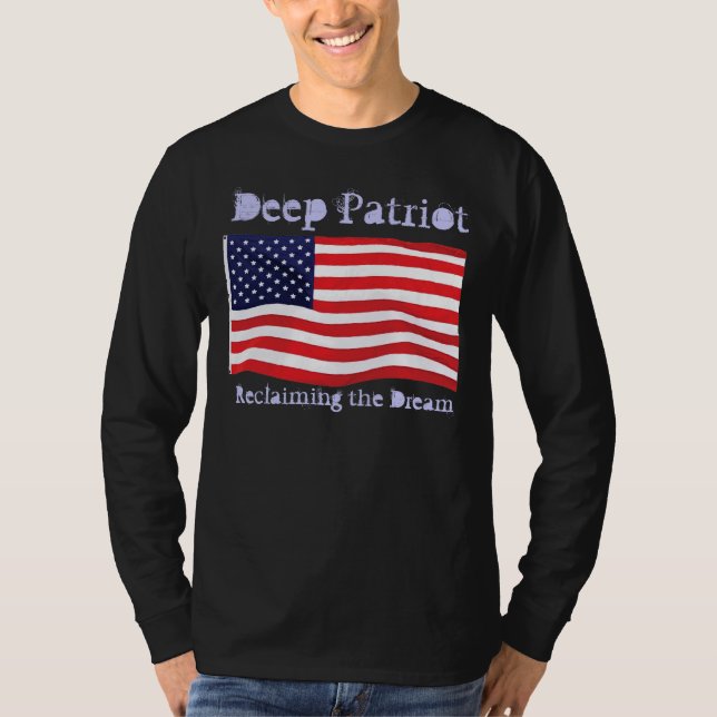 Camiseta Patriota educado y opinado (tetas oscuras) (Anverso)