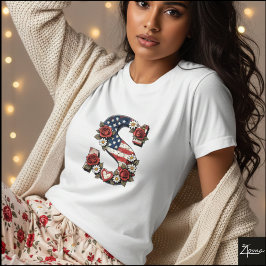 Camiseta Patriotic Floral Letter S Wreath Design