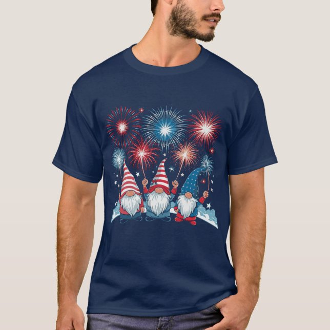 Camiseta Patriótico Firework Cute Gnome Lover 4 de julio (Anverso)