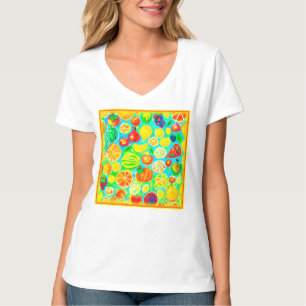 Camiseta Patrón de fruta colorido. ¡Hazte con una en Zazzle