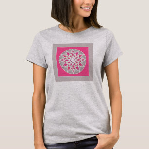 Camiseta Patrón de Mandala en fucsia rosa, blanco y gris
