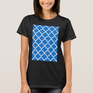 Camiseta Patrón De Quatrefoil En Contorno Blanco En Blu Clá
