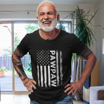 Camiseta PawPaw Grandpa Father's Day Gift<br><div class="desc">A grandpa-themed design with the phrase "PawPaw" features a light gray, vintage-style American flag as the background, giving it a rustic and nostalgic feel. The word "PawPaw" is prominently displayed in matching light gray lettering, seamlessly blending with the flag's tones while maintaining readability. The overall design is simple yet heartfelt,...</div>