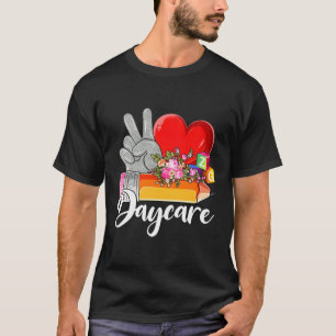 Camiseta Peace Love Daycare Teacher Day Daycare Pro