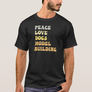 Camiseta Peace Love Dogs Model Building Retro