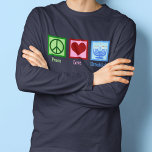 Camiseta Peace Love Hanukkah<br><div class="desc">Peace Love Hanukkah regalo para una persona judía a la que le gusta celebrar Chanukah. Una señal de paz de bonito,  corazón y una hermosa menorah.</div>
