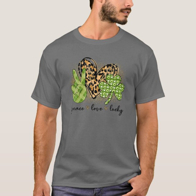 Camiseta Peace Love Lucky Leopard Heart Shamrock Irish St P (Anverso)