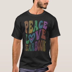 Camiseta PEACE LOVE YEARBOOK Retro Editor de Publicaciones 