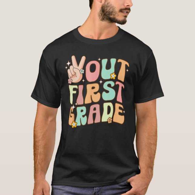Camiseta Peace Out 1st Grade Cute Last Day Of School First  (Anverso)