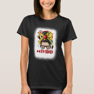 Camiseta Pecho de mujer de 4º curso con moño despeinado par