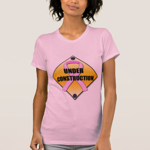 Camiseta Pechos bajo construcción ($21,95)