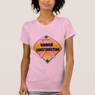 Camiseta Pechos bajo construcción ($21,95)