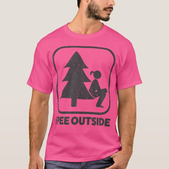 Camiseta Pee Afuera Rótulo Chica Divertido Camping Senderis (Anverso)