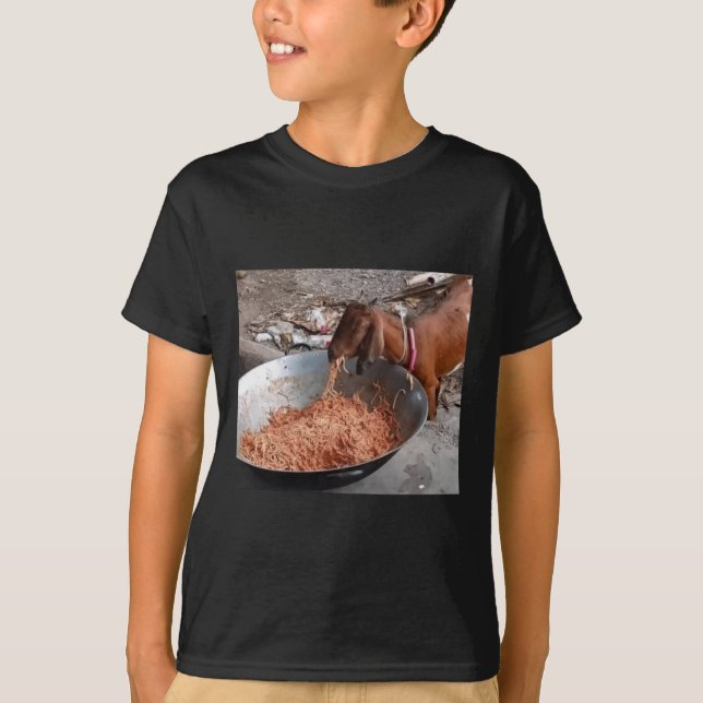 Camiseta Pegatina de Goat Eating Spaghetti (Anverso)