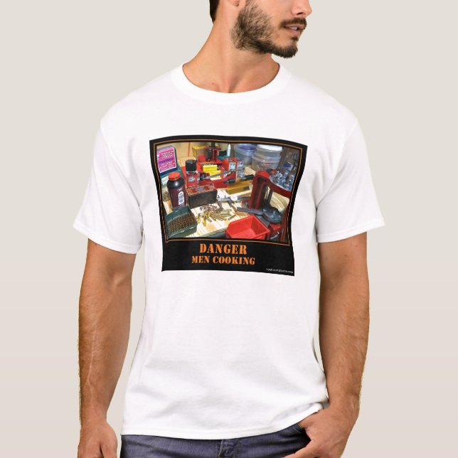 Camiseta ¡Peligro! ¡El cocinar de los hombres! (Anverso)