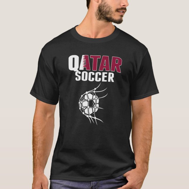 Camiseta Pelota De Fútbol En Qatar En La Noche De Fútbol De (Anverso)