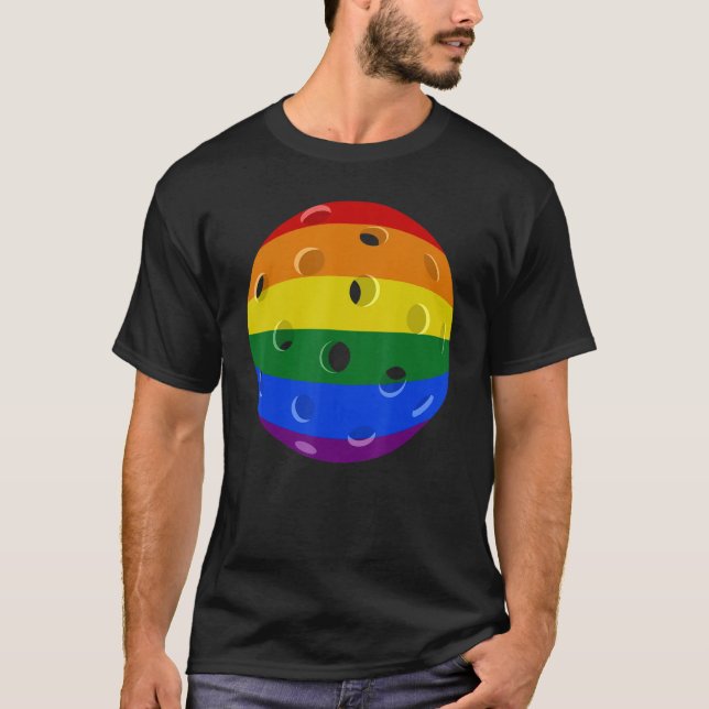 Camiseta Pelota De Pickleball Con Bandera Arcoiris Jugador  (Anverso)