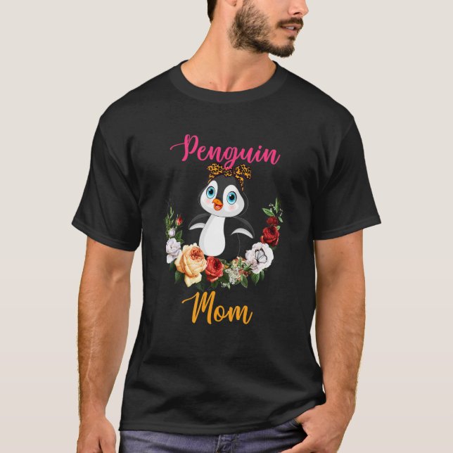 Camiseta Penguin Mom Floral Penguin Bow Tie Lover Mother's  (Anverso)