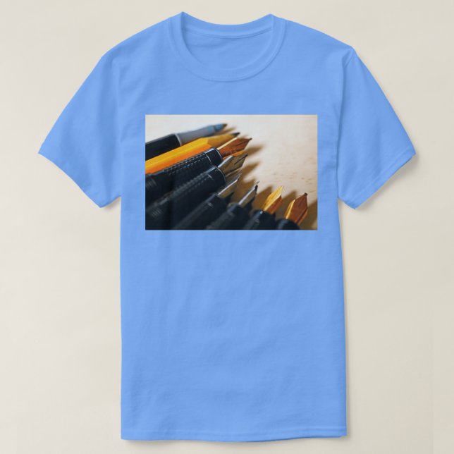 Camiseta Pens and Pencils (Diseño del anverso)