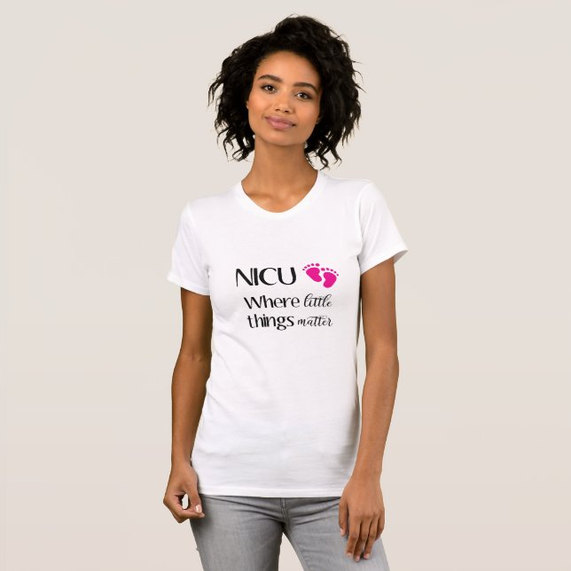 Camiseta Pequeña materia de las cosas de NICU (Anverso completo)