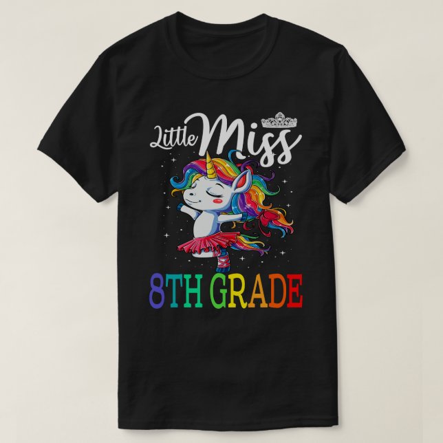 Camiseta Pequeña Miss 8° grado Primer Día de Chicas Escolar (Diseño del anverso)