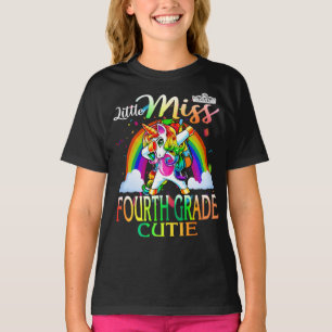 Camiseta Pequeña Miss Cuarto Grado, corbata, arco iris de U