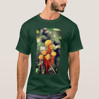 Camiseta Pequeña naturaleza de hongos Naranjas
