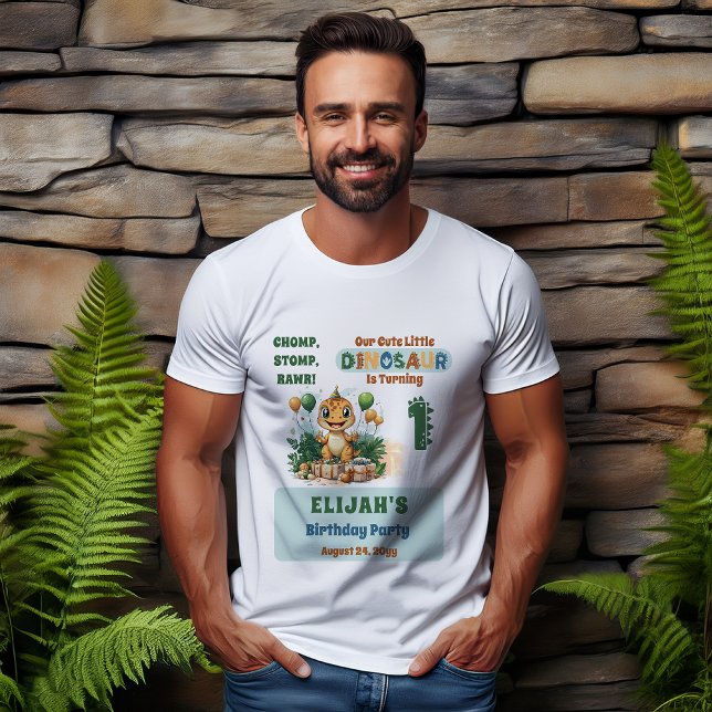 Camiseta Pequeño niño de dinosaurio lindo primer Fiesta de  (Cute Little Dinosaur Boy's 1st Birthday Party Dad's T-Shirt)