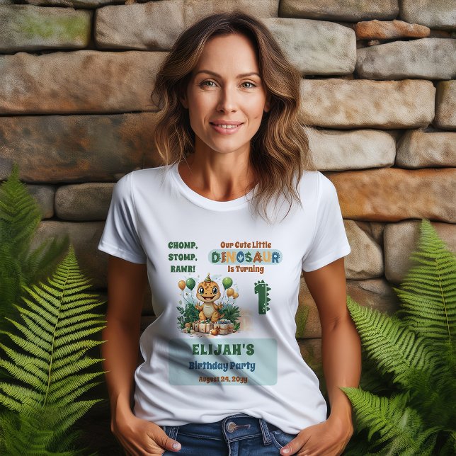 Camiseta Pequeño niño de dinosaurio lindo primer Fiesta de  (Cute Little Dinosaur Boy's 1st Birthday Party Mom's T-Shirt)